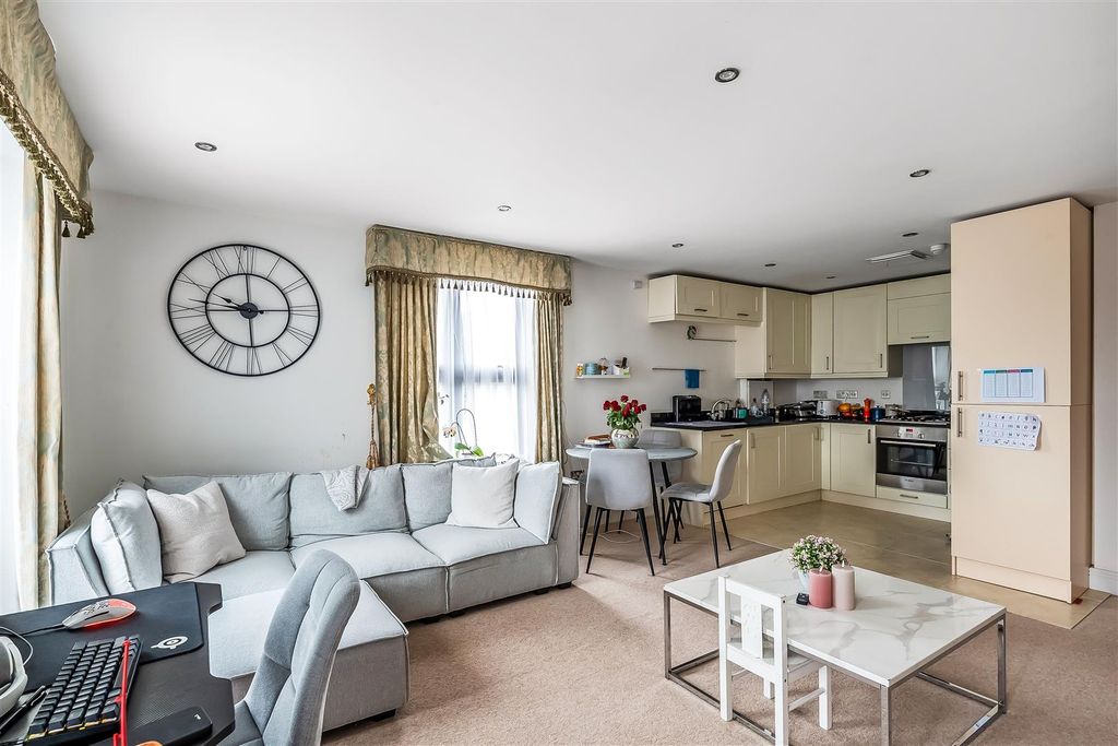 Property photo 3 of 8 F1-Grantham-House-3.Jpg