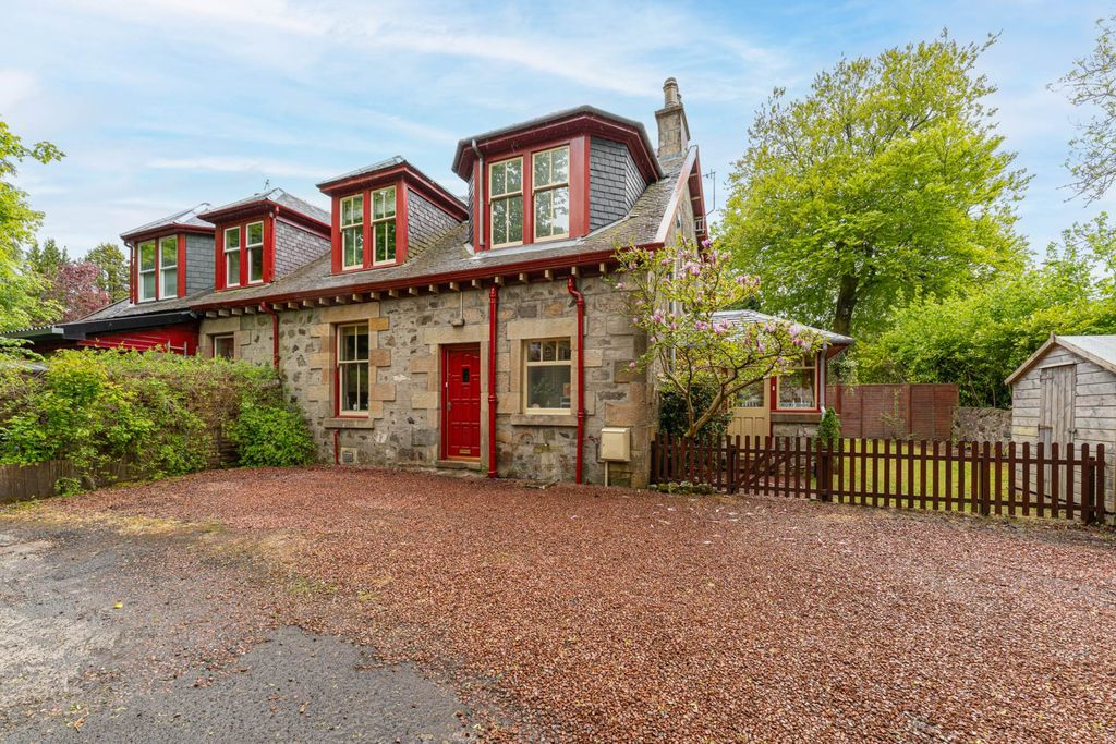 Property photo 1 of 28