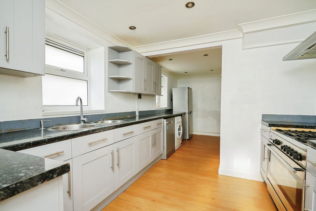 Property photo 3 of 14 Pbox-Img.Jpg
