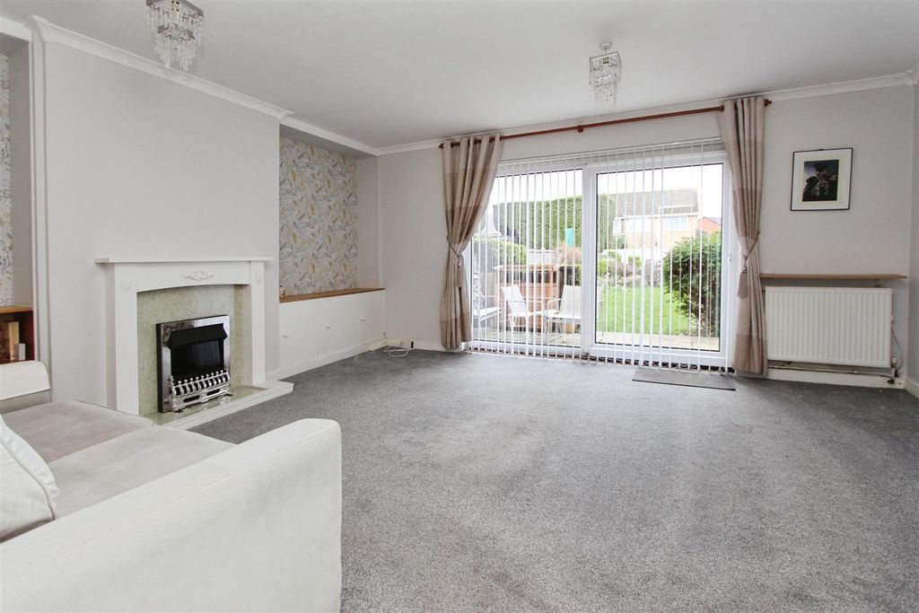 Property photo 2 of 15 Sitting Room