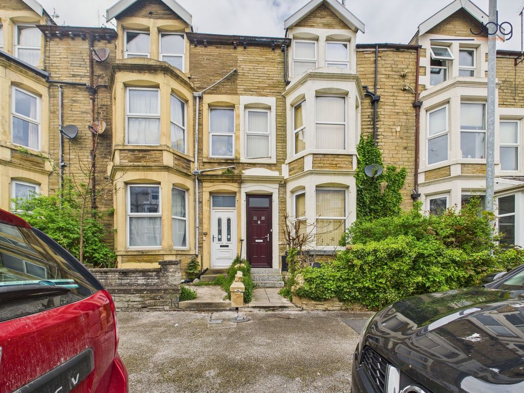 Property photo 1 of 11 Welcome To Clarendon Road