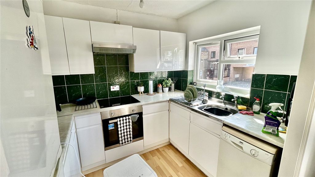Property photo 2 of 7 Picture No. 06