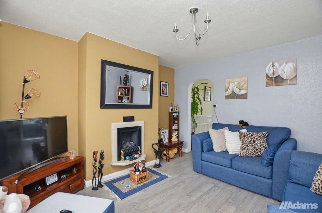 Property photo 2 of 27