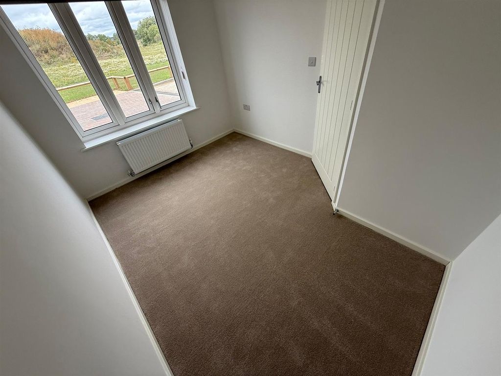 Property photo 3 of 11 B61E1B6F-25B5-40Fc-8c6c-A3Fddb36B780.Jpg