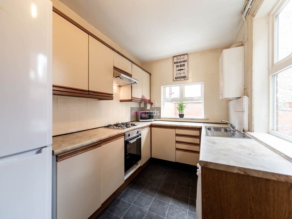 Property photo 2 of 6 2