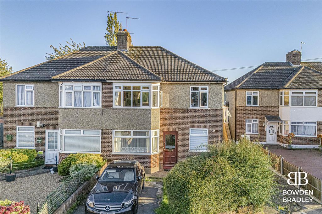 Property photo 1 of 9 Front