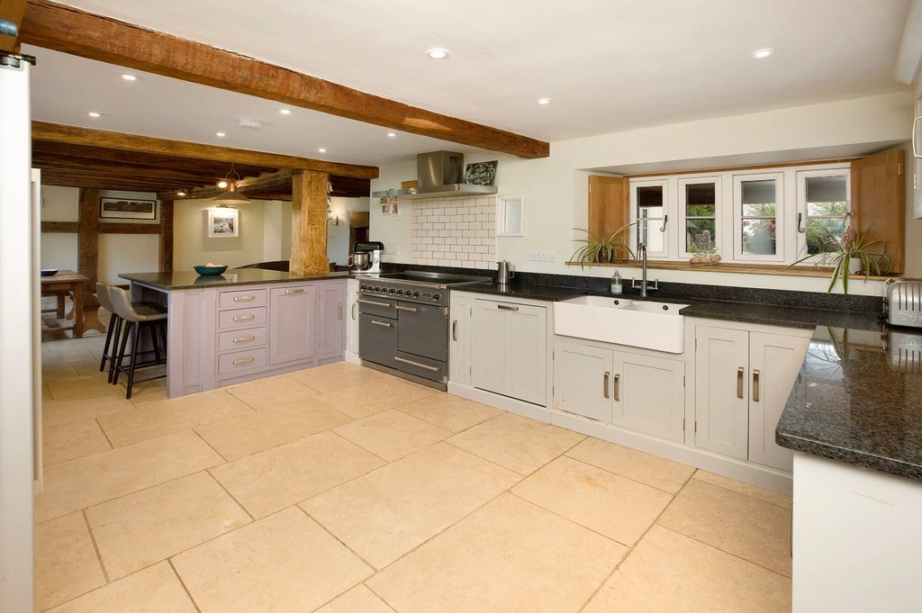 Property photo 3 of 21 Picture No. 05