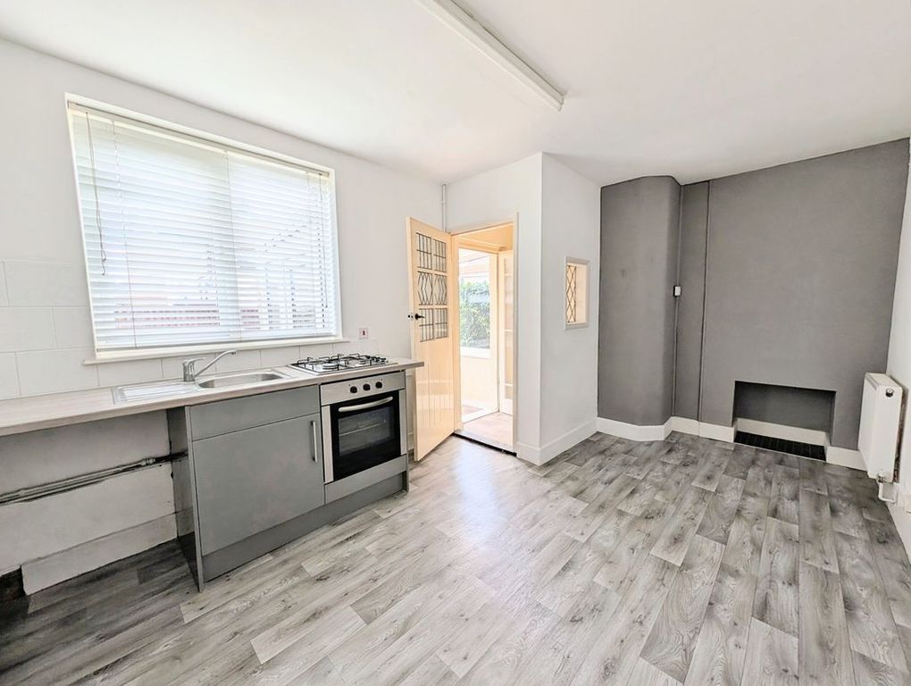 Property photo 2 of 16 Kitchen Diner