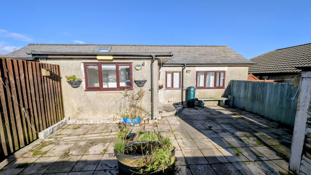 Property photo 1 of 10 2Â Bedroom Bungalow For Sale