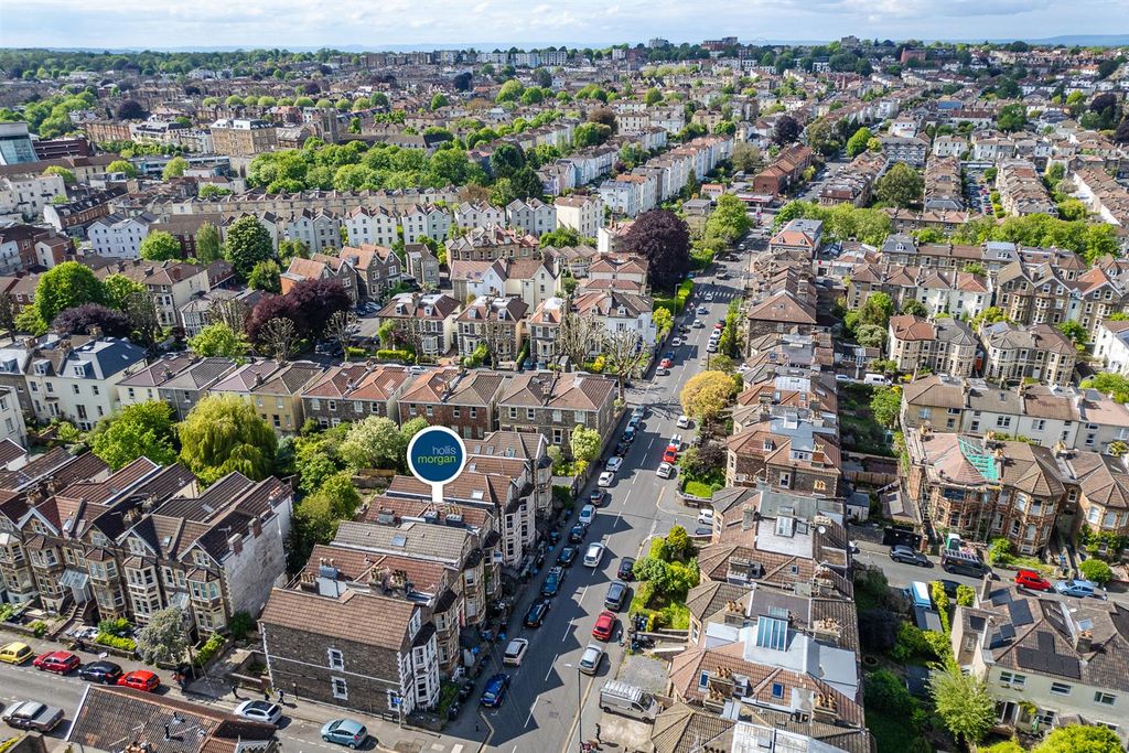 Property photo 2 of 52 27 Hampton Road, Redland, Bristol Bs6 6Hp | Freeho