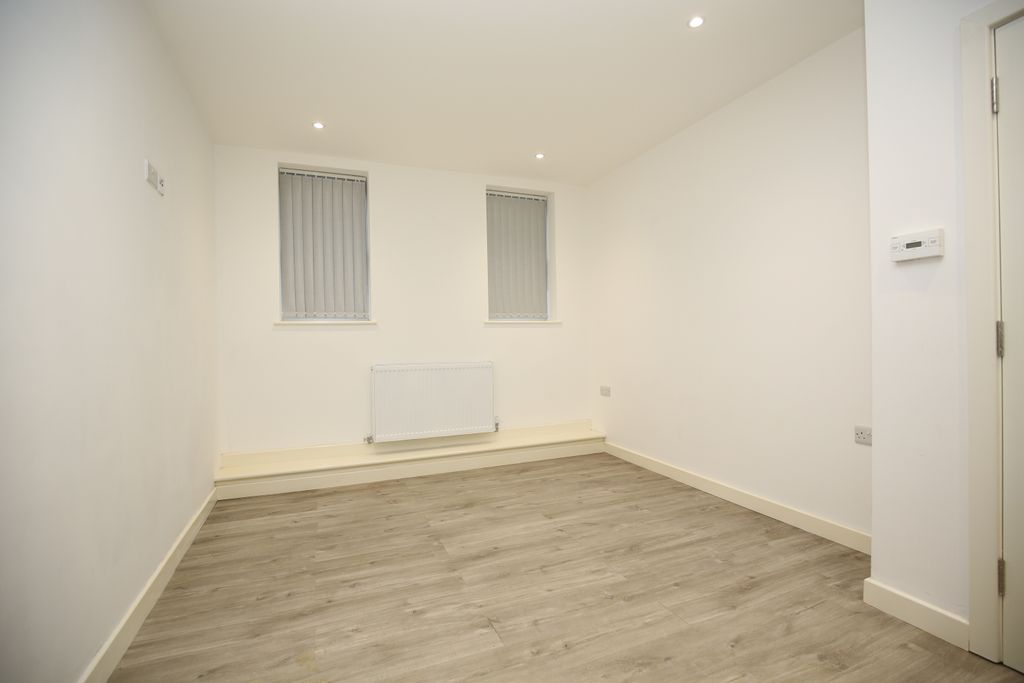 Property photo 2 of 10 4X8A0629