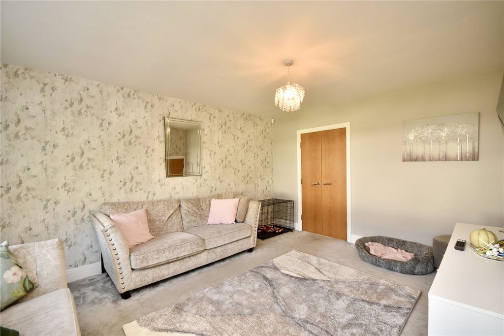 Property photo 3 of 20 Picture No. 02