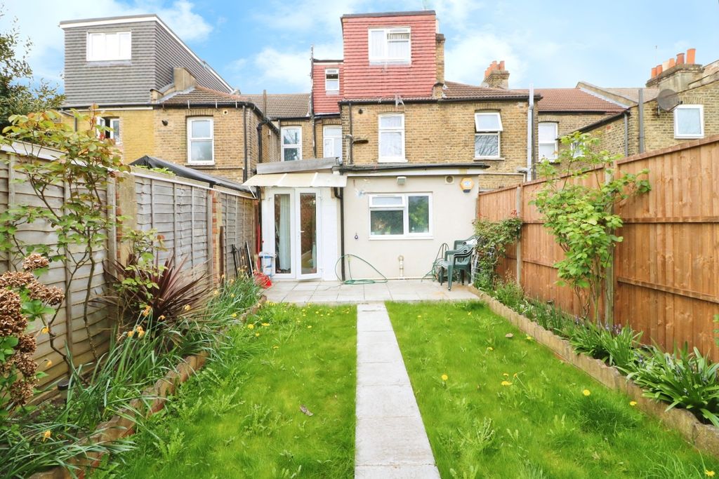 Property photo 2 of 18 Rear Garden