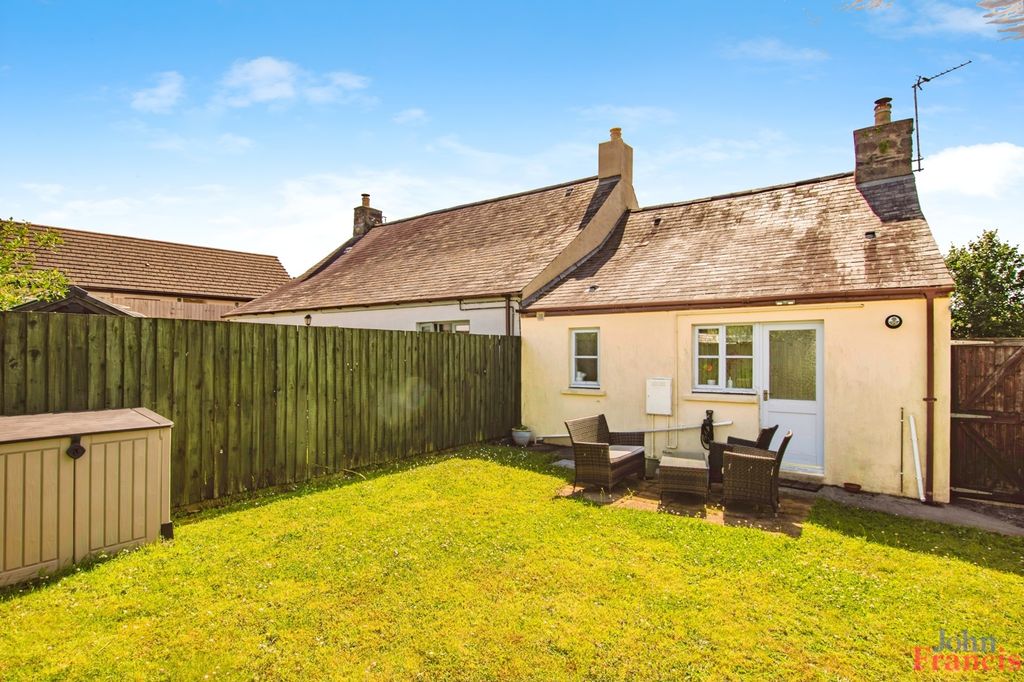 Property photo 3 of 17 Photo