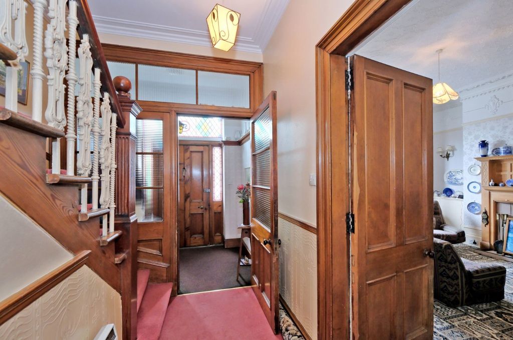 Property photo 3 of 28 3