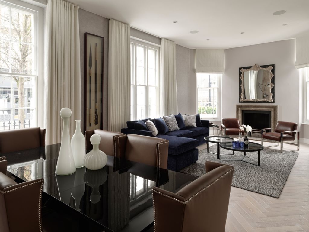 Property photo 2 of 18 Living Room