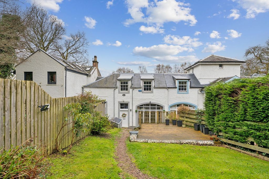 Property photo 2 of 26