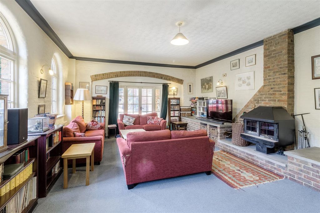 Property photo 3 of 29 Coach House - Living Room