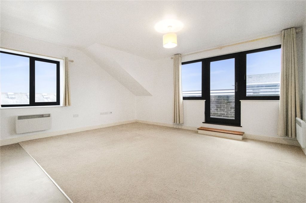 Property photo 3 of 11 Picture No. 05