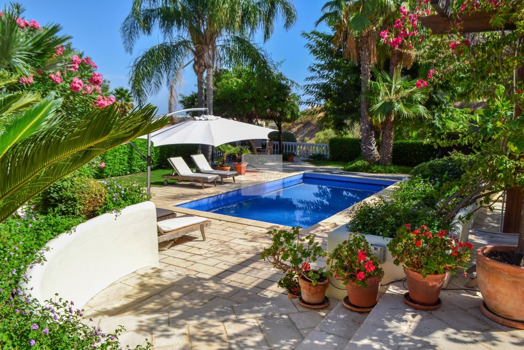 Property photo 2 of 30