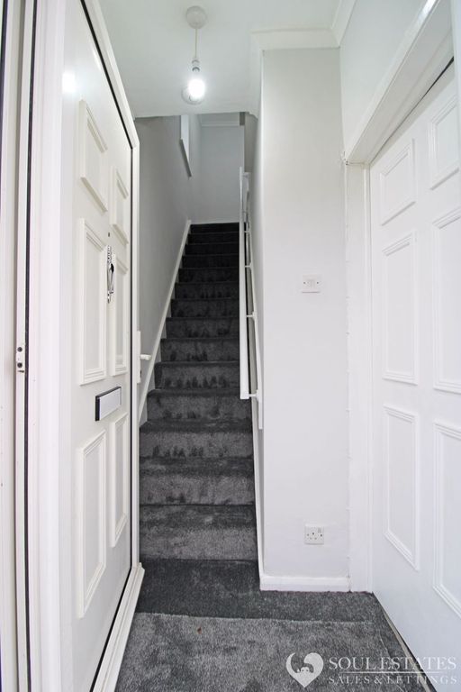 Property photo 3 of 18 Entrance