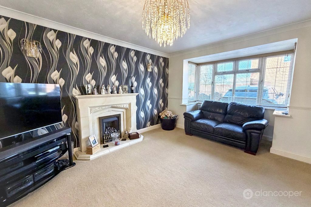 Property photo 2 of 16 4571414