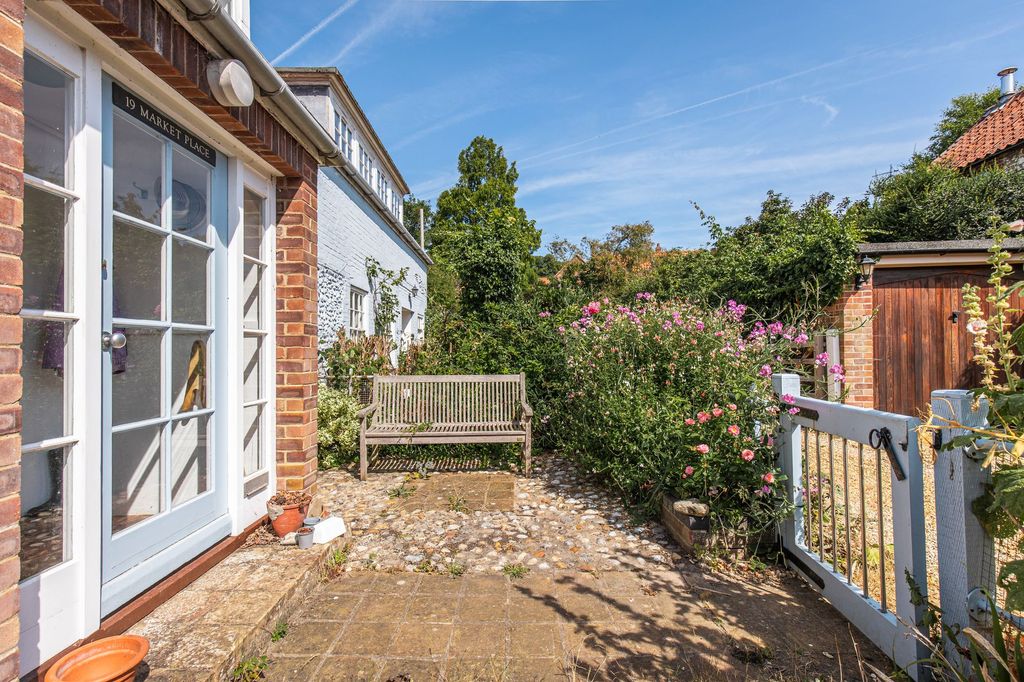 Property photo 2 of 7