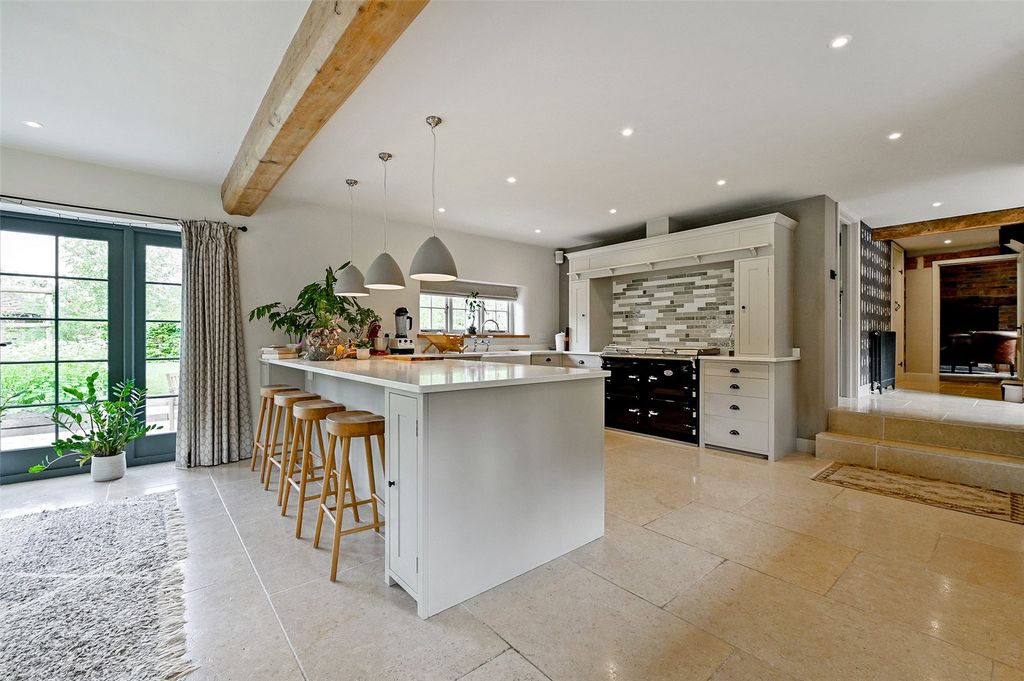 Property photo 2 of 14 Kitchen