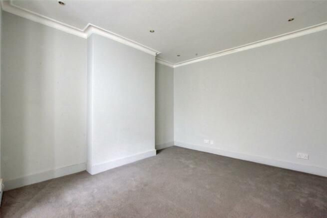 Property photo 3 of 10 3