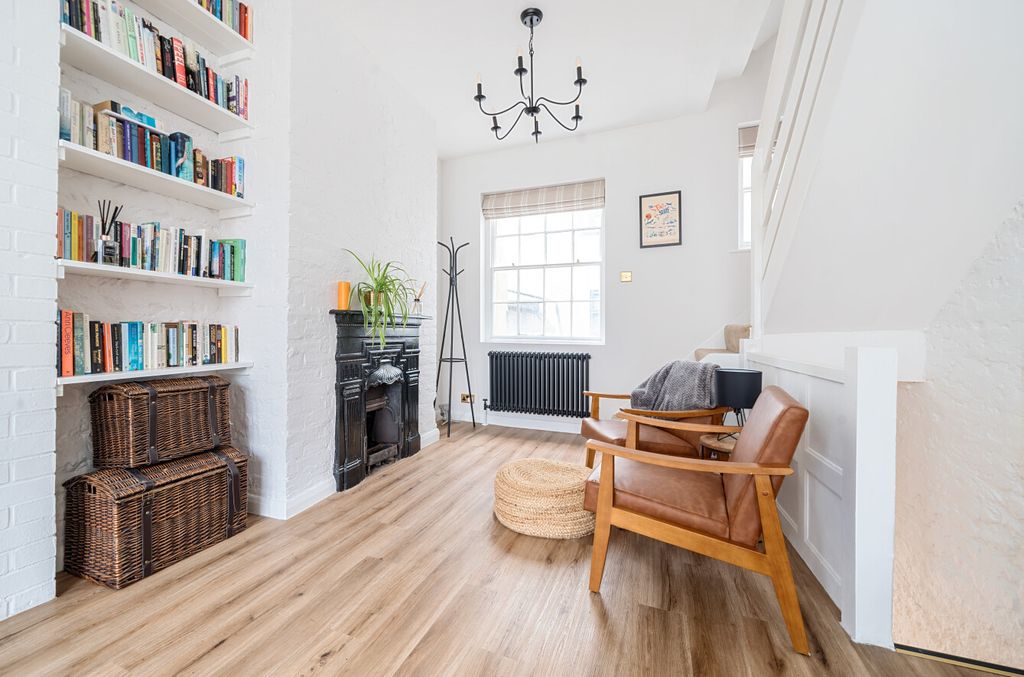 Property photo 2 of 18