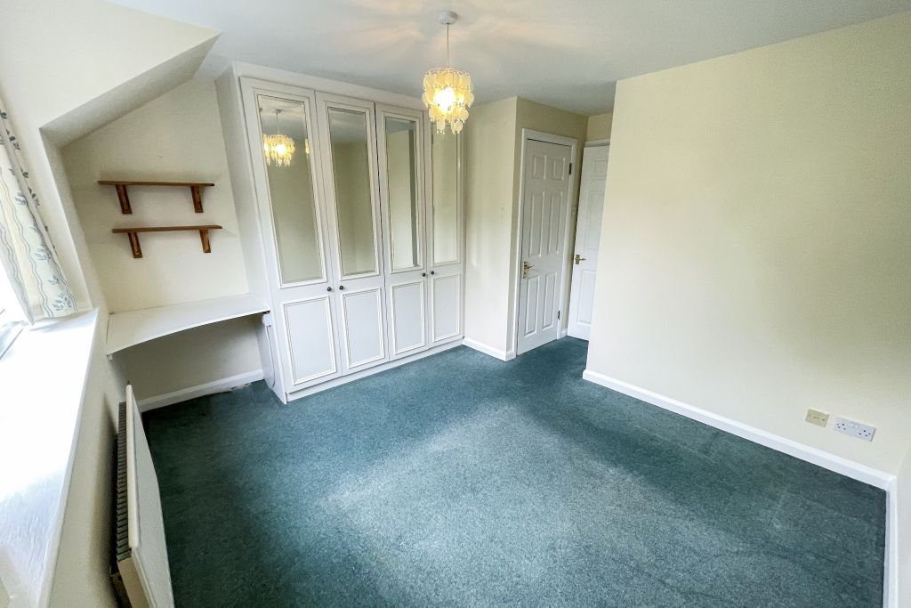Property photo 2 of 9 Bedroom