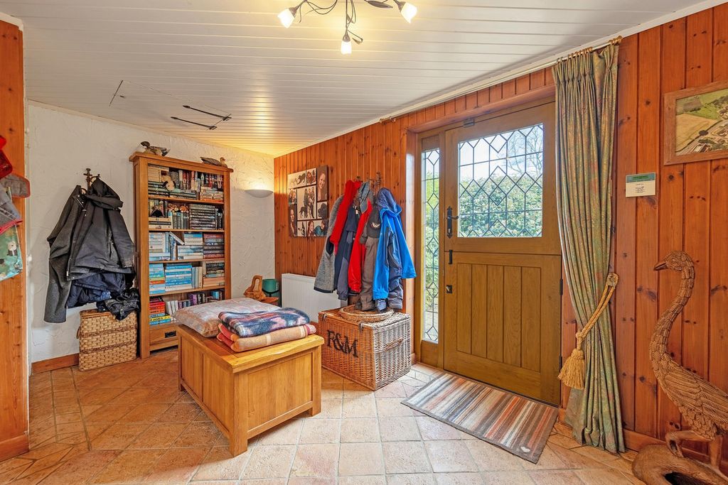 Property photo 2 of 37