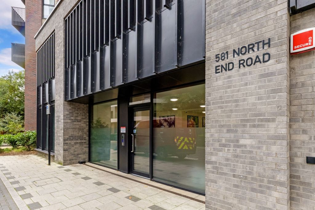 Property photo 1 of 17 98637_Flat 58 581...