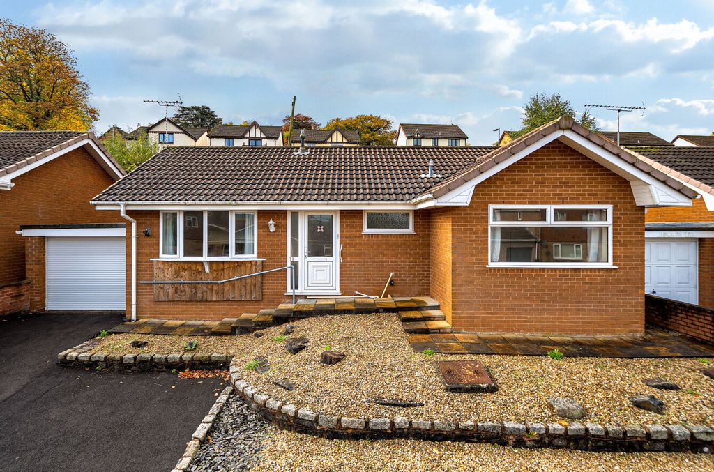 Property photo 1 of 12 Seddons, Tiverton