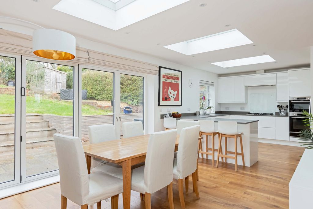 Property photo 3 of 37