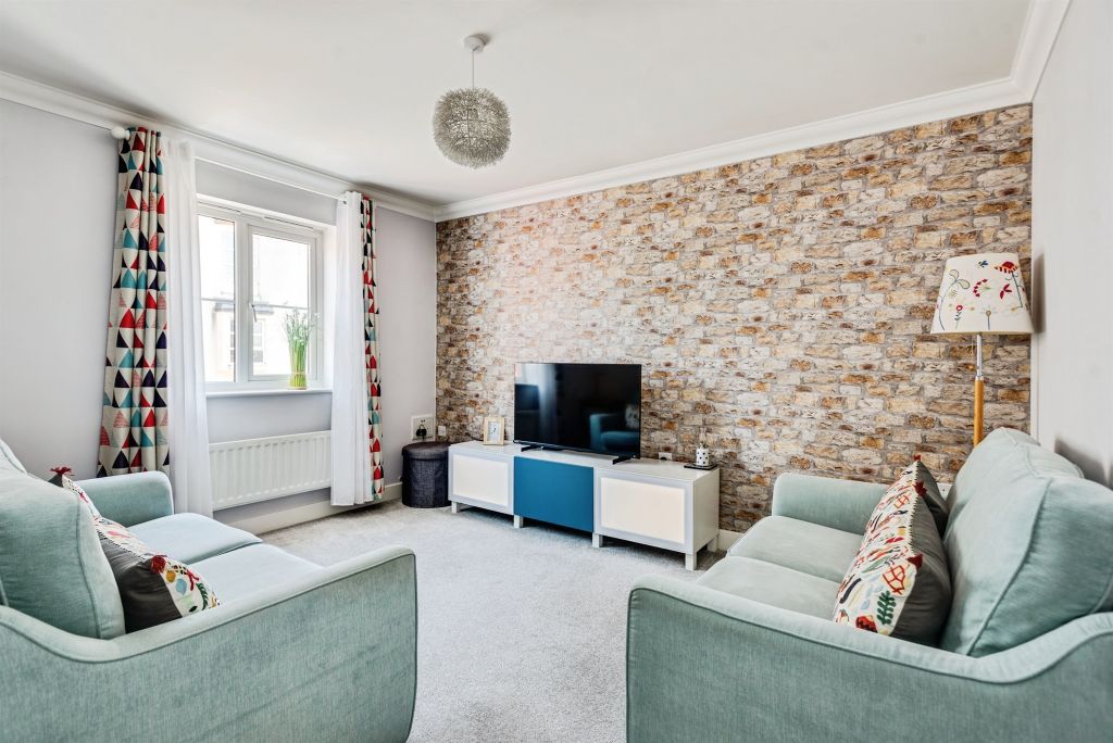 Property photo 3 of 11