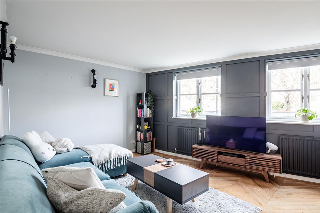 Property photo 2 of 11 Huntingdon Gardens-13.Jpg