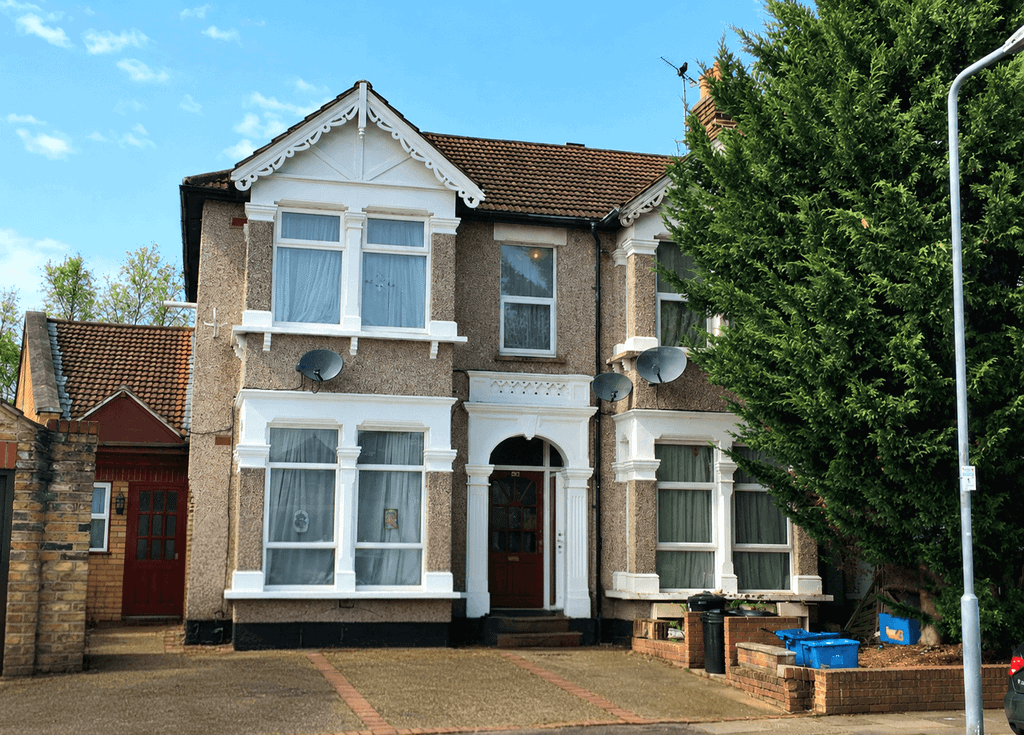 Property photo 1 of 1 Newly Decorated 1 Bedroom First Floor Flat (Elizabeth Line)