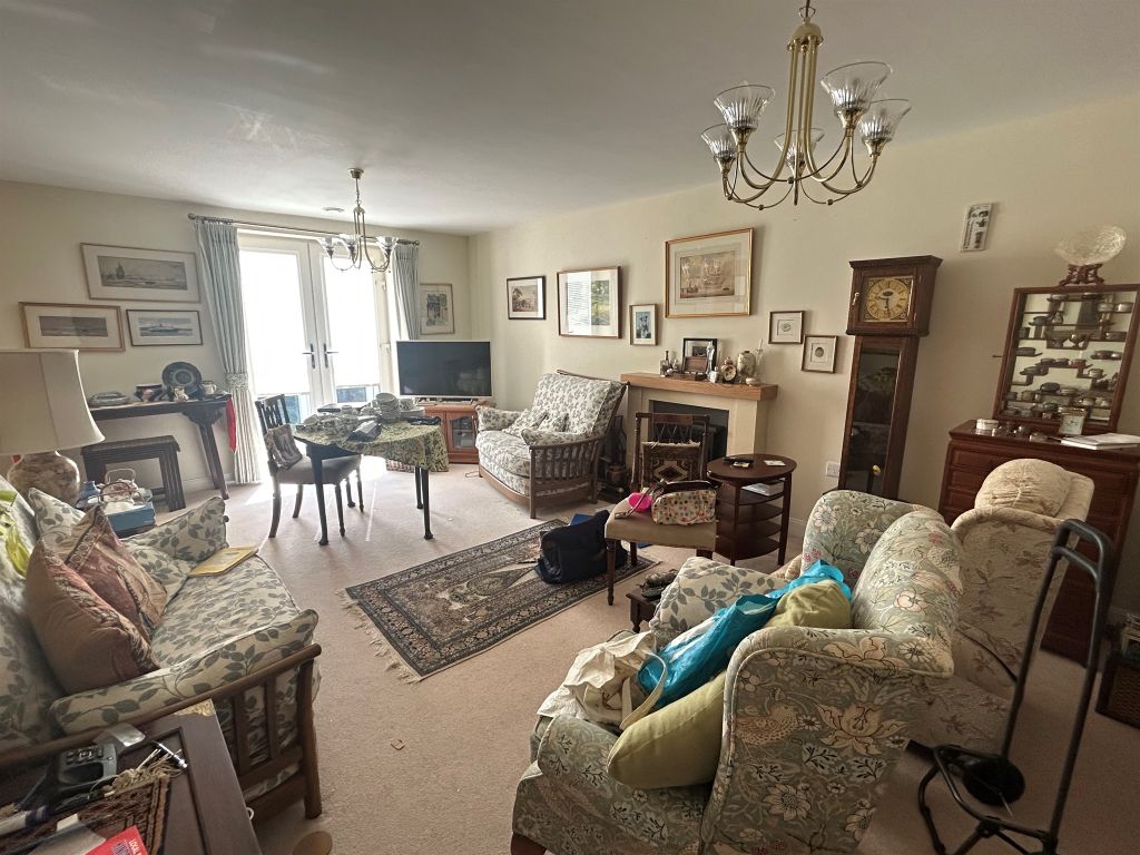 Property photo 2 of 8