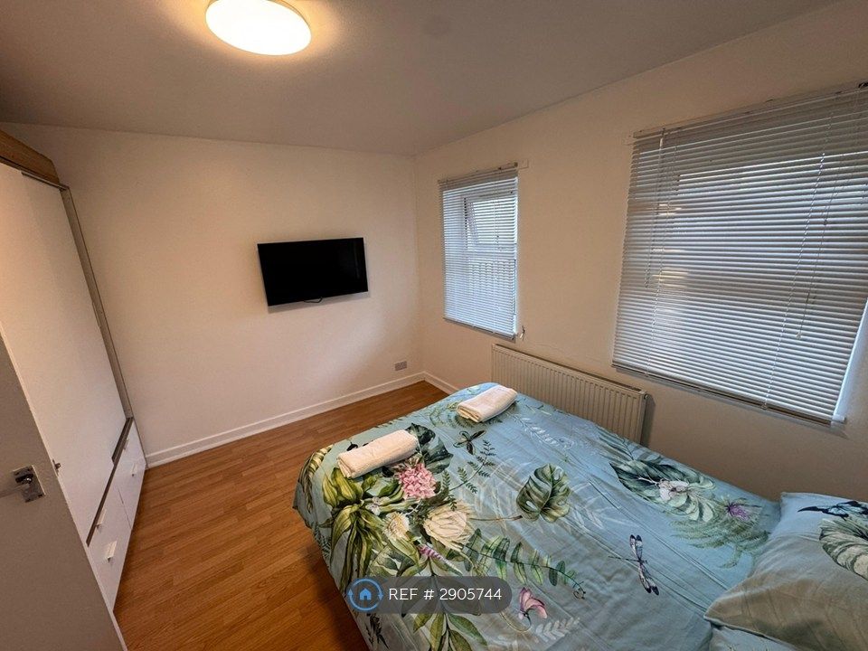 Property photo 3 of 7 Bedroom
