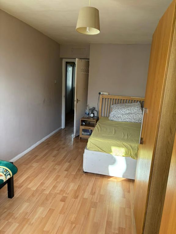 Property photo 1 of 2