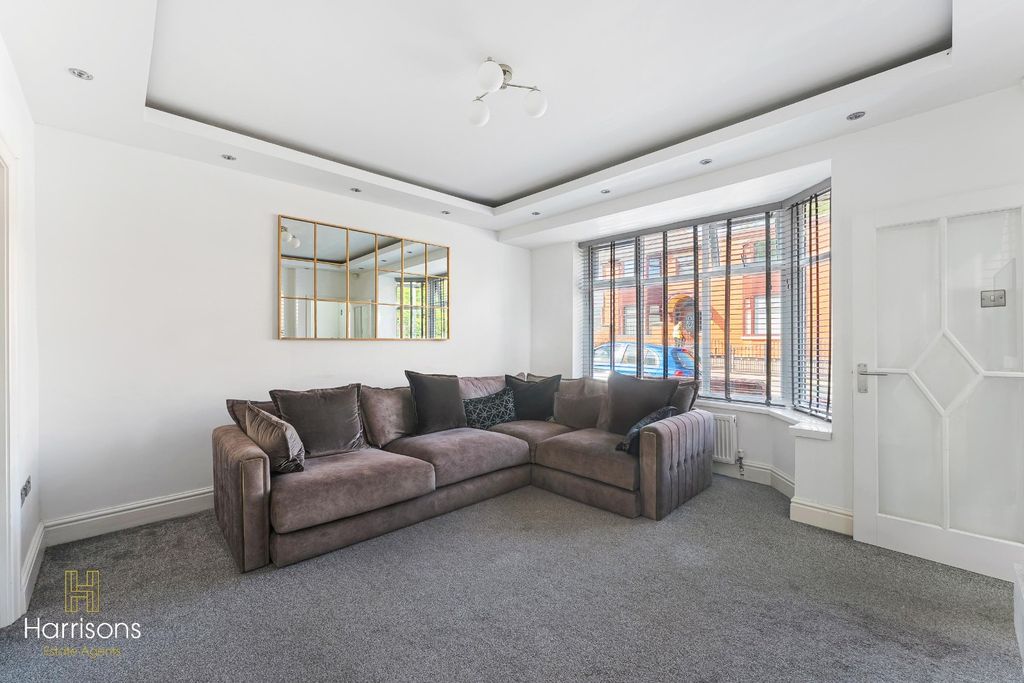 Property photo 3 of 27 5178654