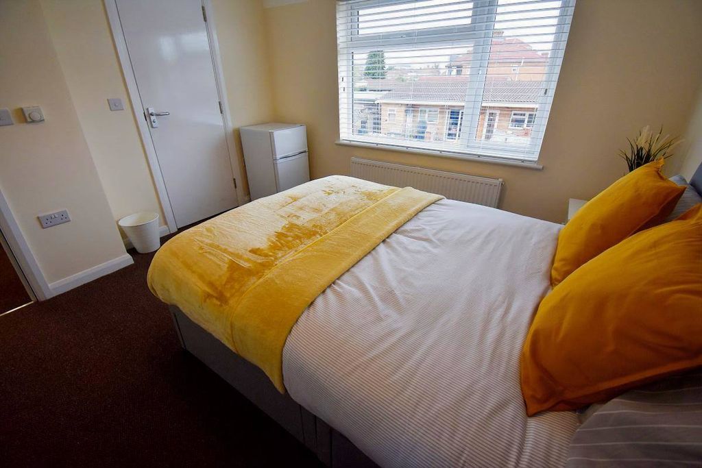 Property photo 2 of 6 Gallery