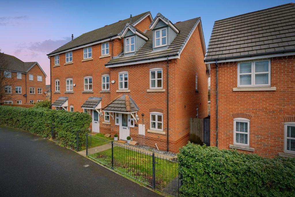 Property photo 1 of 18 Pbox-Img.Jpg