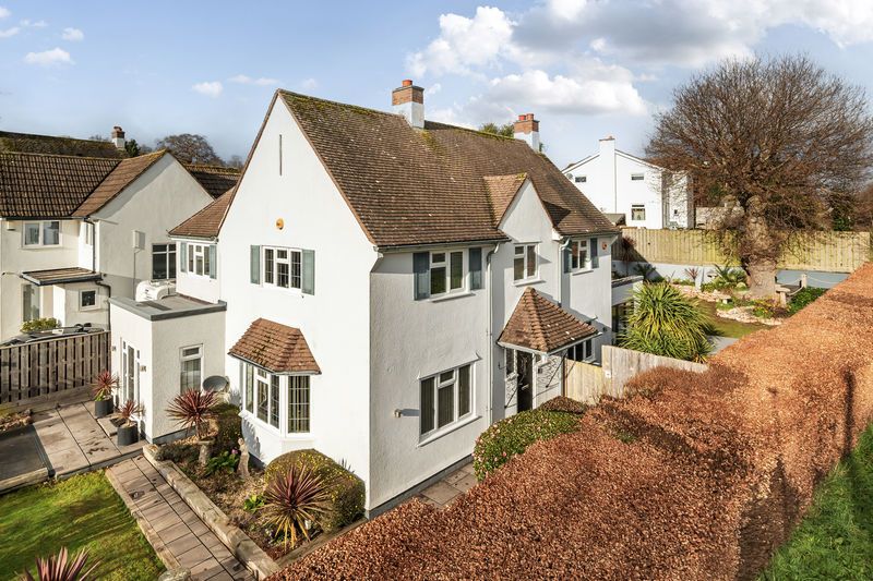 Property photo 1 of 27 Photo 4