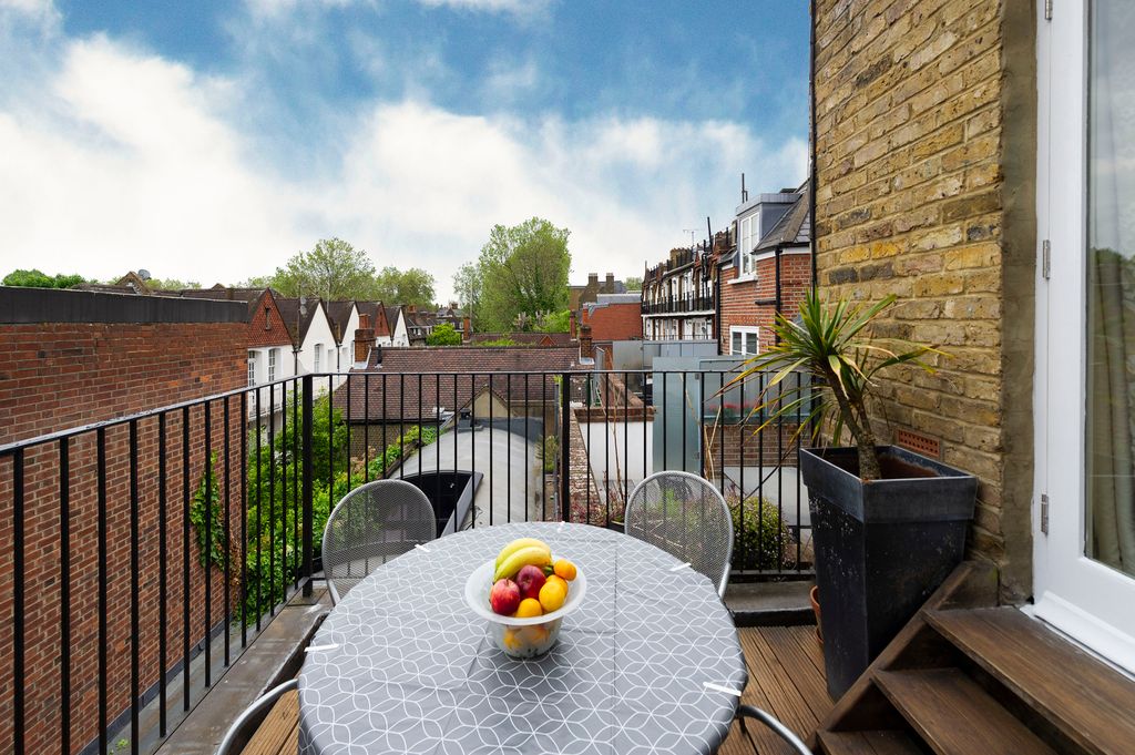 Property photo 1 of 10 Terrace