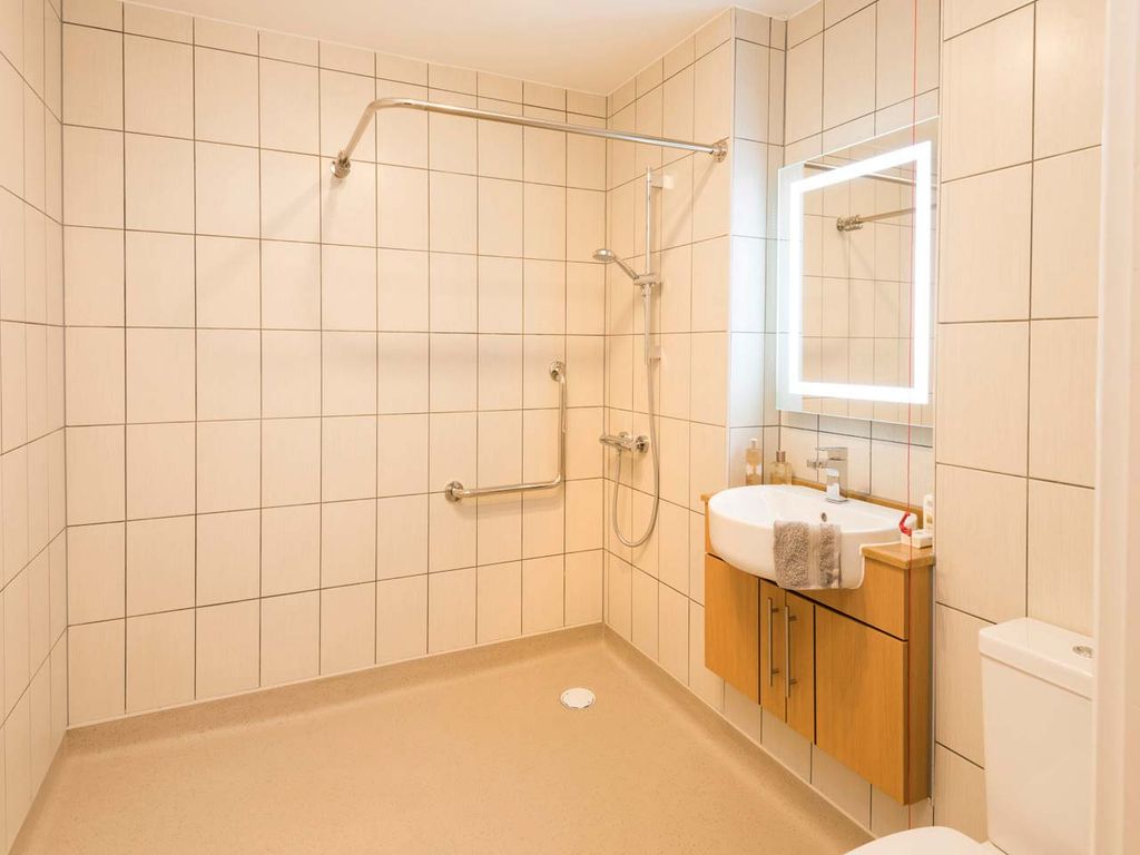 Property photo 1 of 18 Typical Bathroom