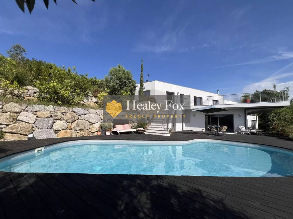 Property photo 2 of 50