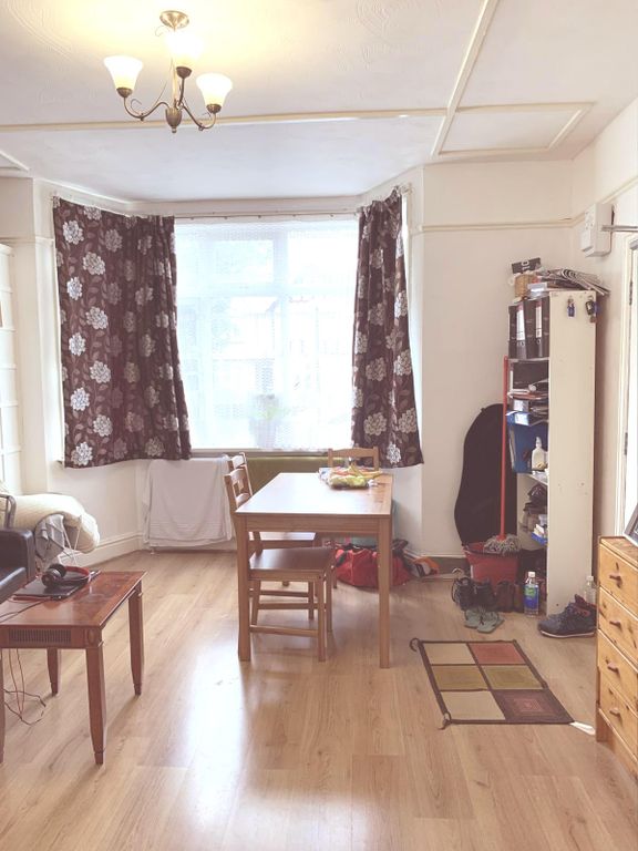 Property photo 3 of 8 Gallery