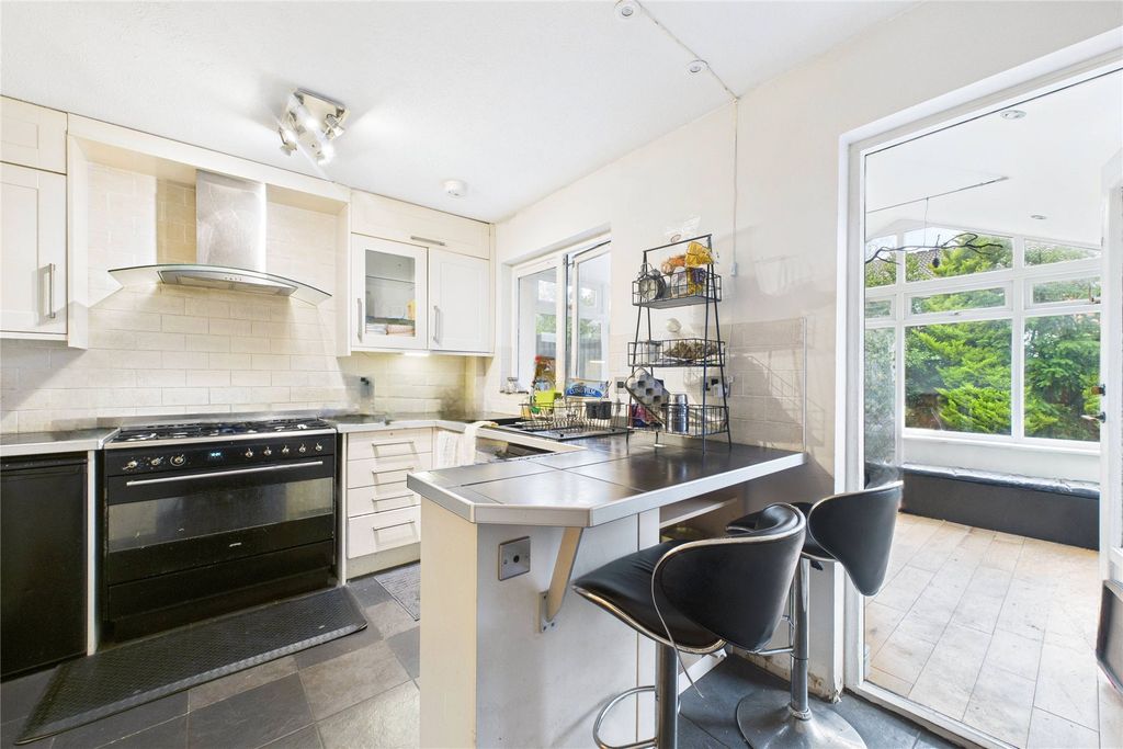 Property photo 2 of 14 Picture No. 20